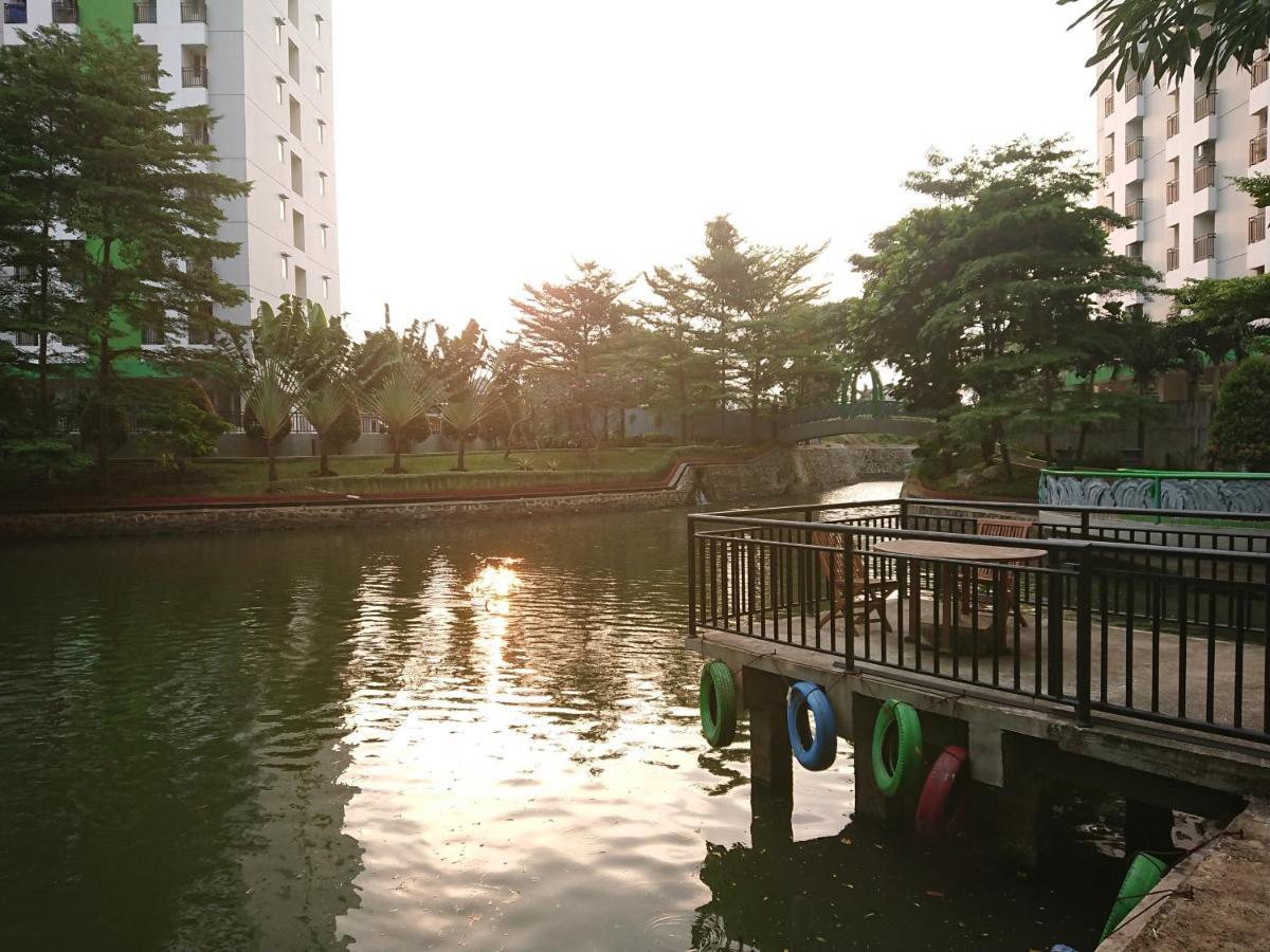 Green Lake View Just Sleep & Cozy Hotel Pondokcabe Hilir Bagian luar foto
